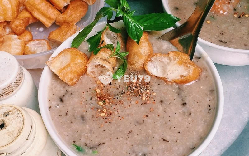 12 Quán bán cháo lòng ngon tại Nha Trang rất đông khách