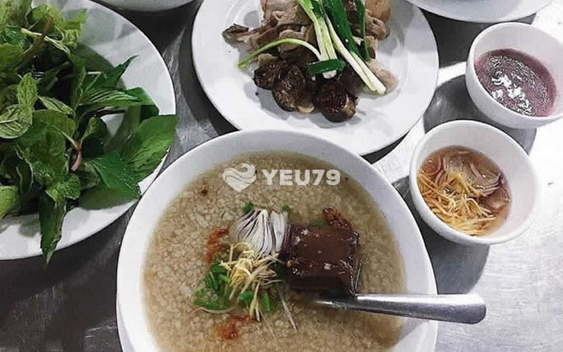 12 Quán bán cháo lòng ngon tại Nha Trang rất đông khách