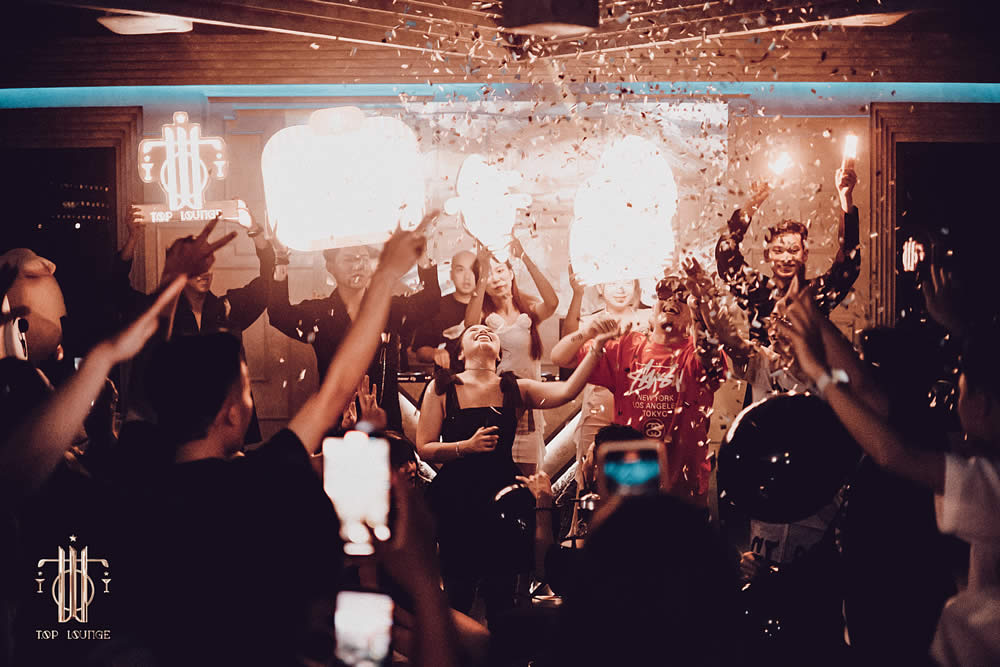 T.O.P Lounge Nha Trang - Chỗ chill trẻ trung và cực vui